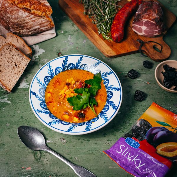 FAŠIANGOVÁ SMOTANOVÁ KAPUSTNICA