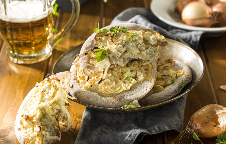 Recept → Cibuľové koláčiky Recept → Cibuľové koláčiky