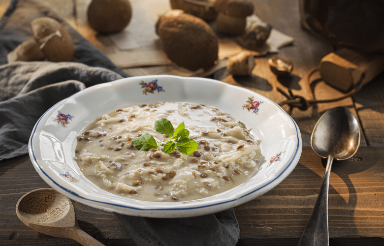 Recept → Šošovicová polievka s kyslou kapustou a hubami Recept → Šošovicová polievka s kyslou kapustou a hubami