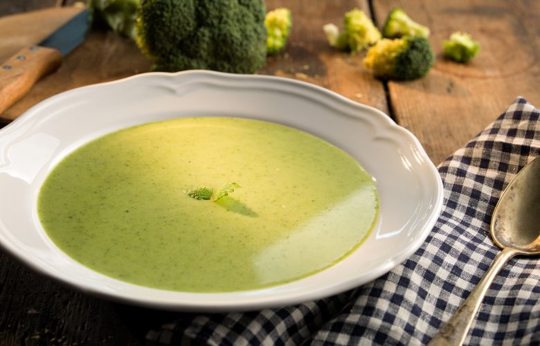 Recept → Krémová brokolicová polievka Recept → Krémová brokolicová polievka