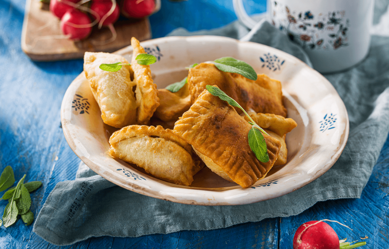 Recept → Vyprážané pirohy s bryndzou Recept → Vyprážané pirohy s bryndzou