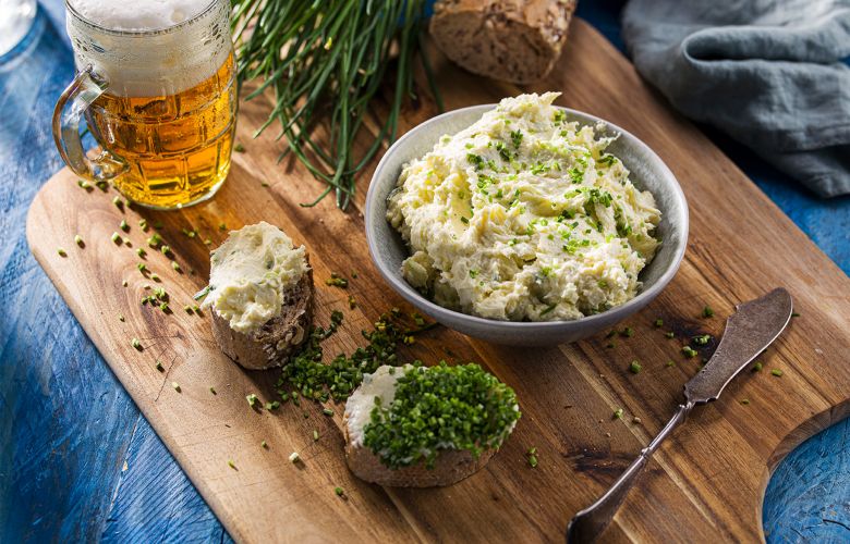 Recept → Chlebíčky s bryndzovo-pivovou nátierkou Recept → Chlebíčky s bryndzovo-pivovou nátierkou