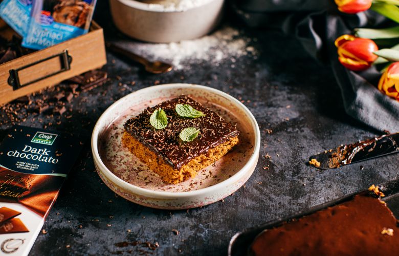 Recept → Perníkový koláč s džemom a čokoládou Recept → Perníkový koláč s džemom a čokoládou