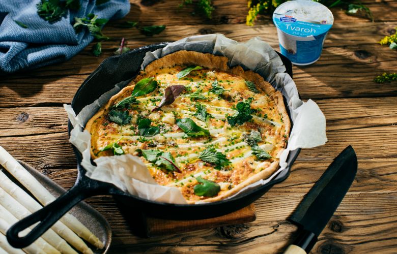 Recept → Slaný špargľový koláč s nivou