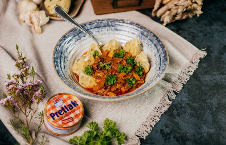 Recept → Hlivový guláš so žemľovou knedľou Recept → Hlivový guláš so žemľovou knedľou