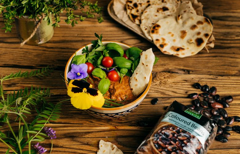 Recept → FAZUĽOVÝ HUMMUS SO SUŠENÝMI RAJČINAMI A PITA CHLEBOM Recept → FAZUĽOVÝ HUMMUS SO SUŠENÝMI RAJČINAMI A PITA CHLEBOM