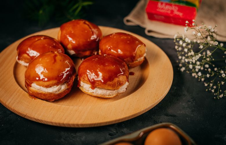 Recept → ŠIŠKY S MALINOVÝM KRÉMOM A SLANÝM KARAMELOM Recept → ŠIŠKY S MALINOVÝM KRÉMOM A SLANÝM KARAMELOM
