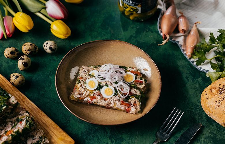 Recept → Aspik s prepeličími vajíčkami a kuracím mäsom Recept → Aspik s prepeličími vajíčkami a kuracím mäsom