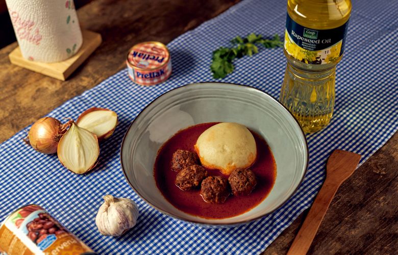 Recept → HOVÄDZIE MÄSOVÉ GUĽKY V PARADAJKOVEJ KARÍ OMÁČKE, DOMÁCE PARENÉ KNEDLIČKY Recept → HOVÄDZIE MÄSOVÉ GUĽKY V PARADAJKOVEJ KARÍ OMÁČKE, DOMÁCE PARENÉ KNEDLIČKY