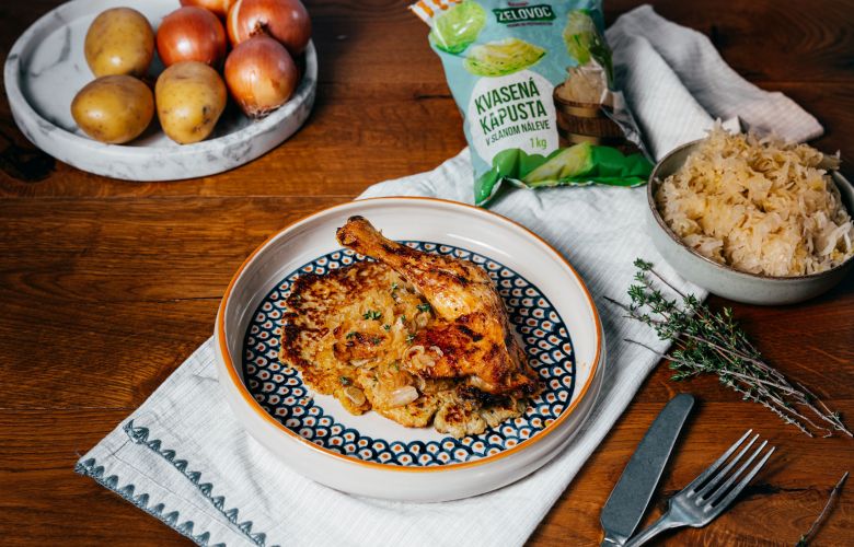 Recept → PEČENÉ KURA NA KYSLEJ KAPUSTE SO ZEMIAKOVÝMI LIEVANCAMI