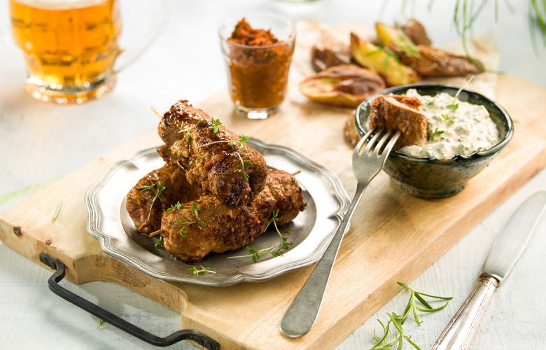 Recept → Hovädzie/teľacie roládky s plnkou z pesta a bylinkovou omáčkou Recept → Hovädzie/teľacie roládky s plnkou z pesta a bylinkovou omáčkou